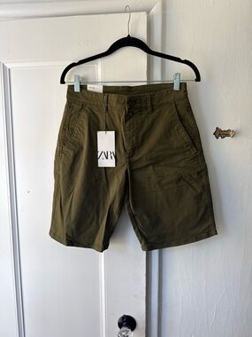 Zara Men's Olive Green Flat-Front Chino Shorts